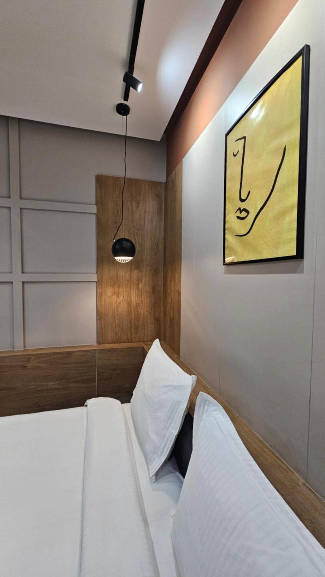 Tam Serviced Studio Apartments Next To Blloku Tirana Exterior photo
